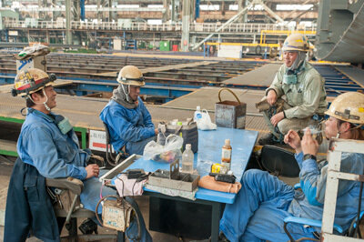 船舶建造修理工事スタッフ